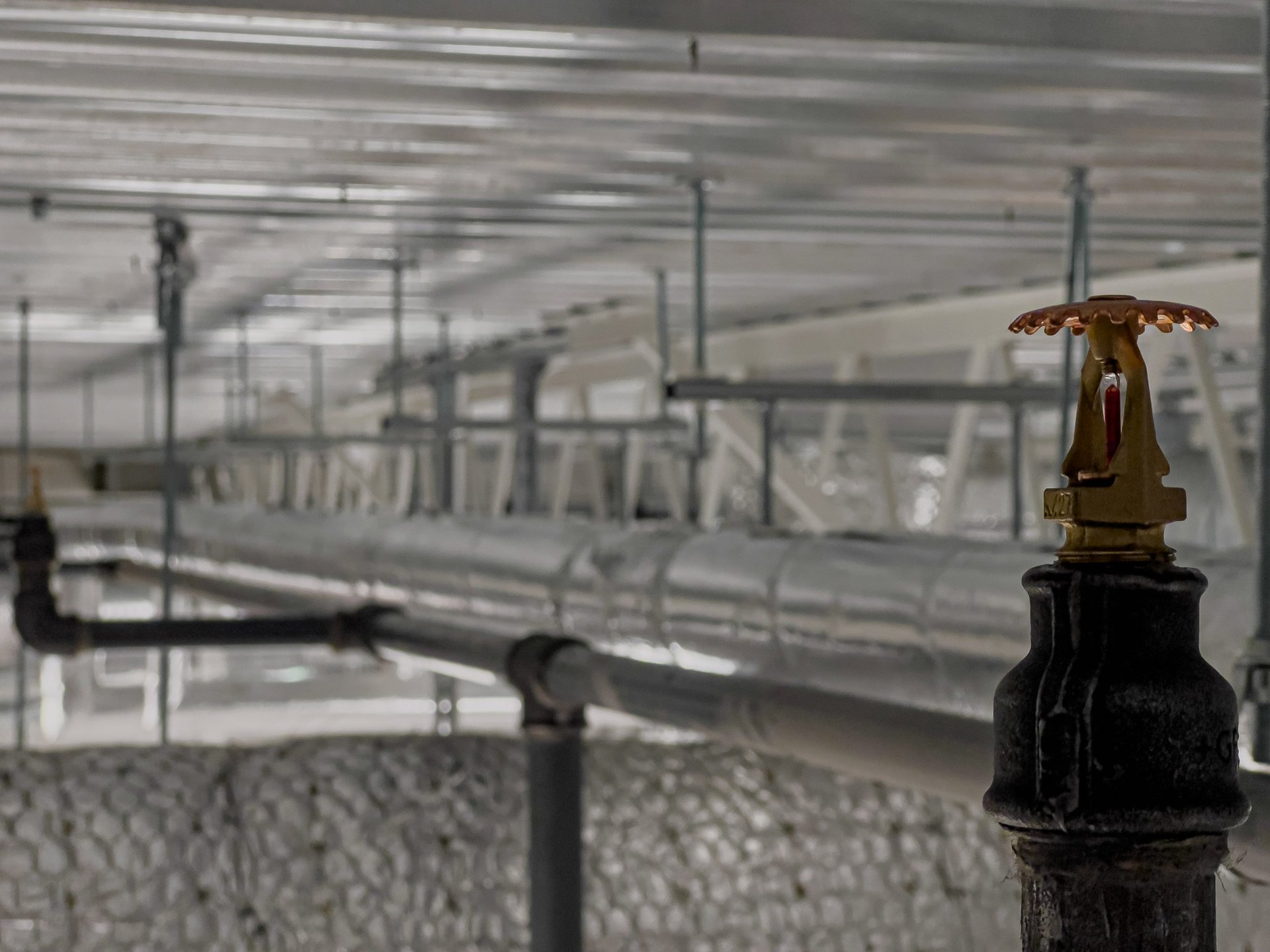 Fire security sprinkler pipes installation